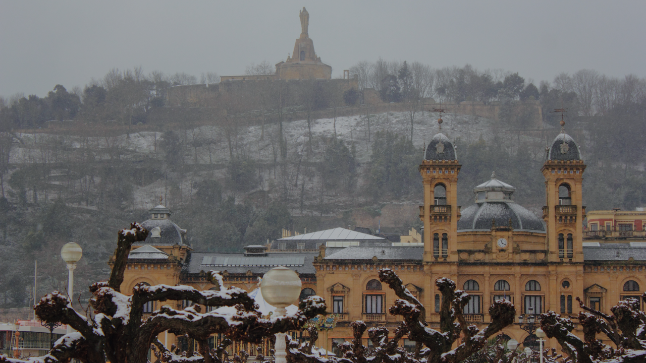 San Sebastián coastline with winter sunset